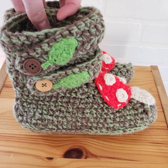 Handmade Knit Mushroom Slippers Fit Kids Size US 2 Youth - Picture 3 of 6